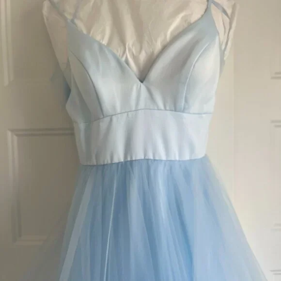 Madison James  Cinderella Dress, baby blue, size 0
Bust 30
Waist 24
Length 60 - Picture 6 of 11